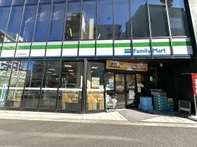 ファミリーマート