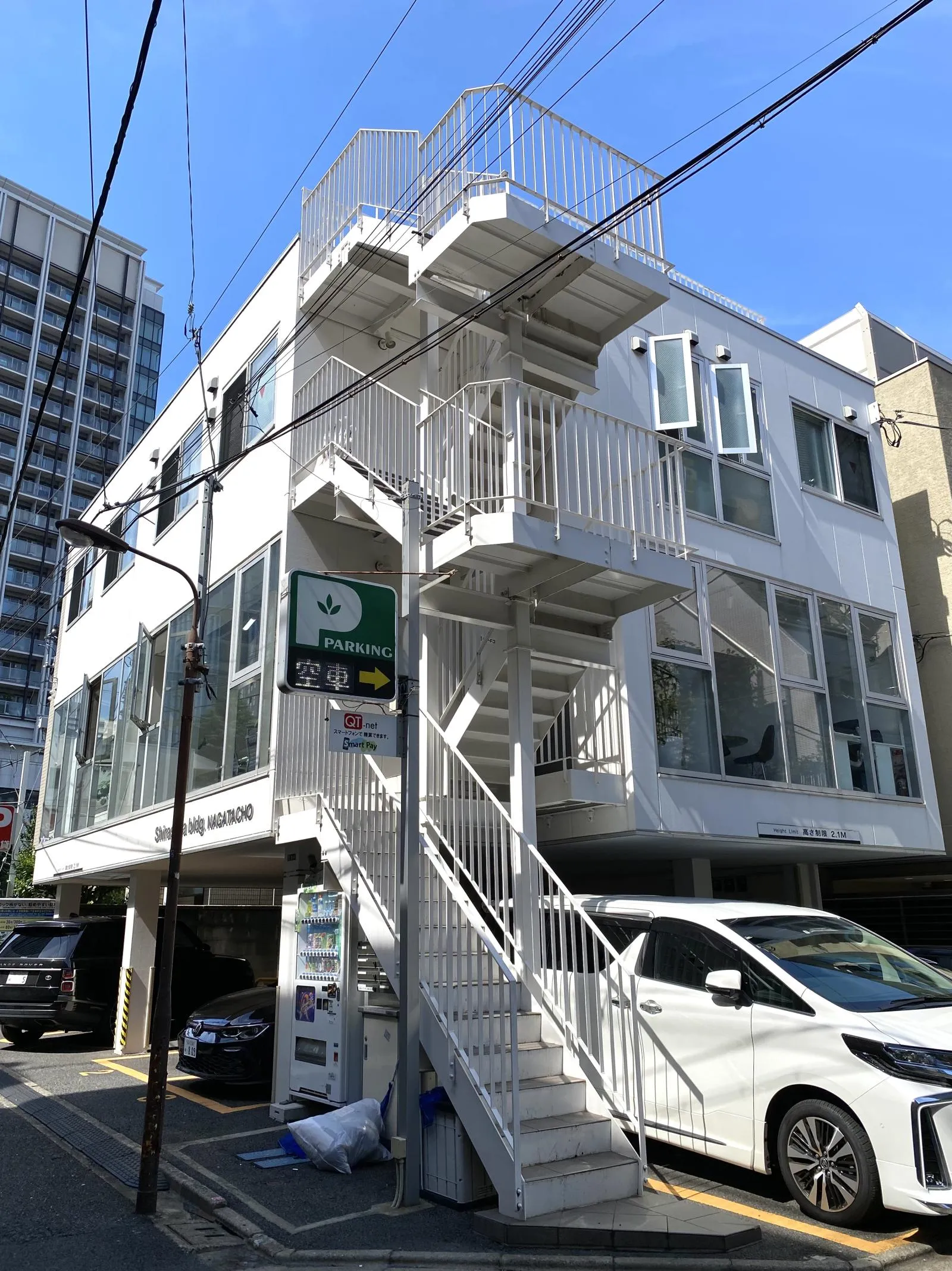 Shirasuna bldg. NAGATACHOの外観写真