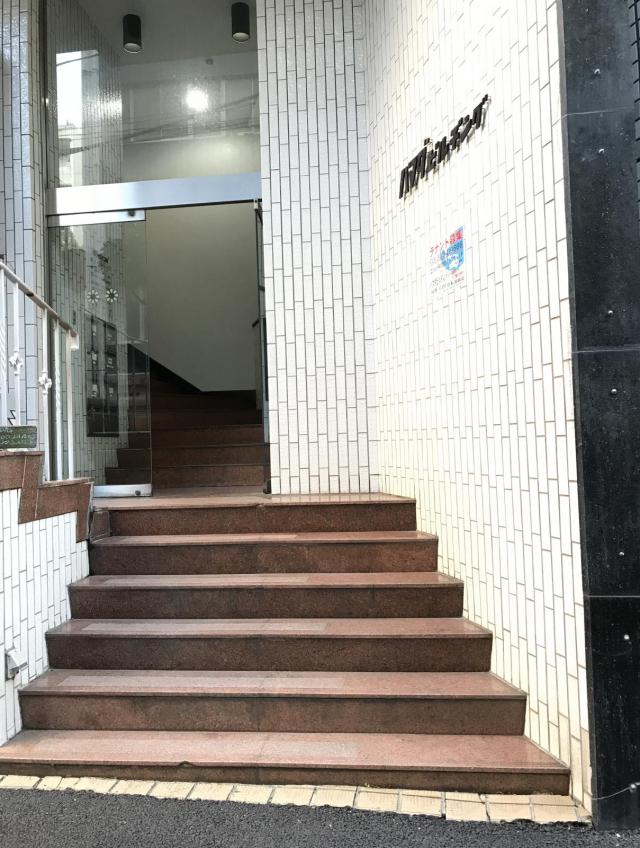 東京都千代田区神田猿楽町