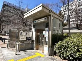 エレベーター口からもアクセスしやすい