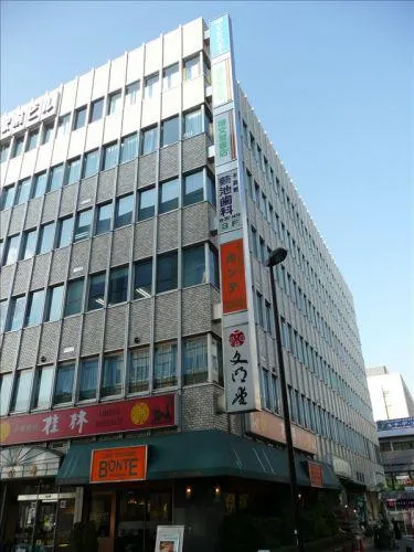 トーシン信濃町駅前ビルの外観写真
