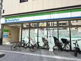 ファミリーマート