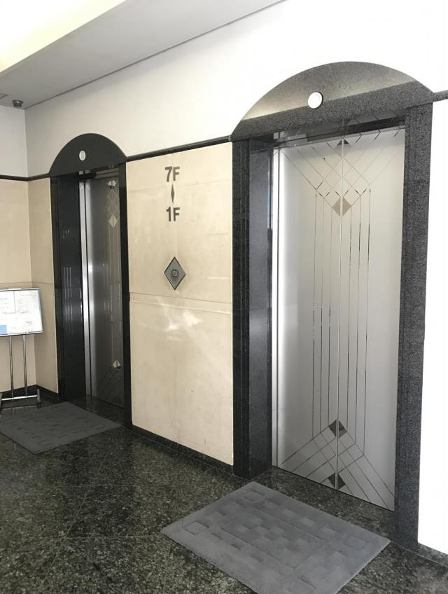 東京都港区三田1