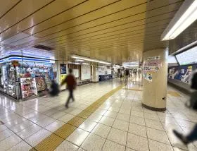 新宿駅（東京メトロ丸ノ内線）