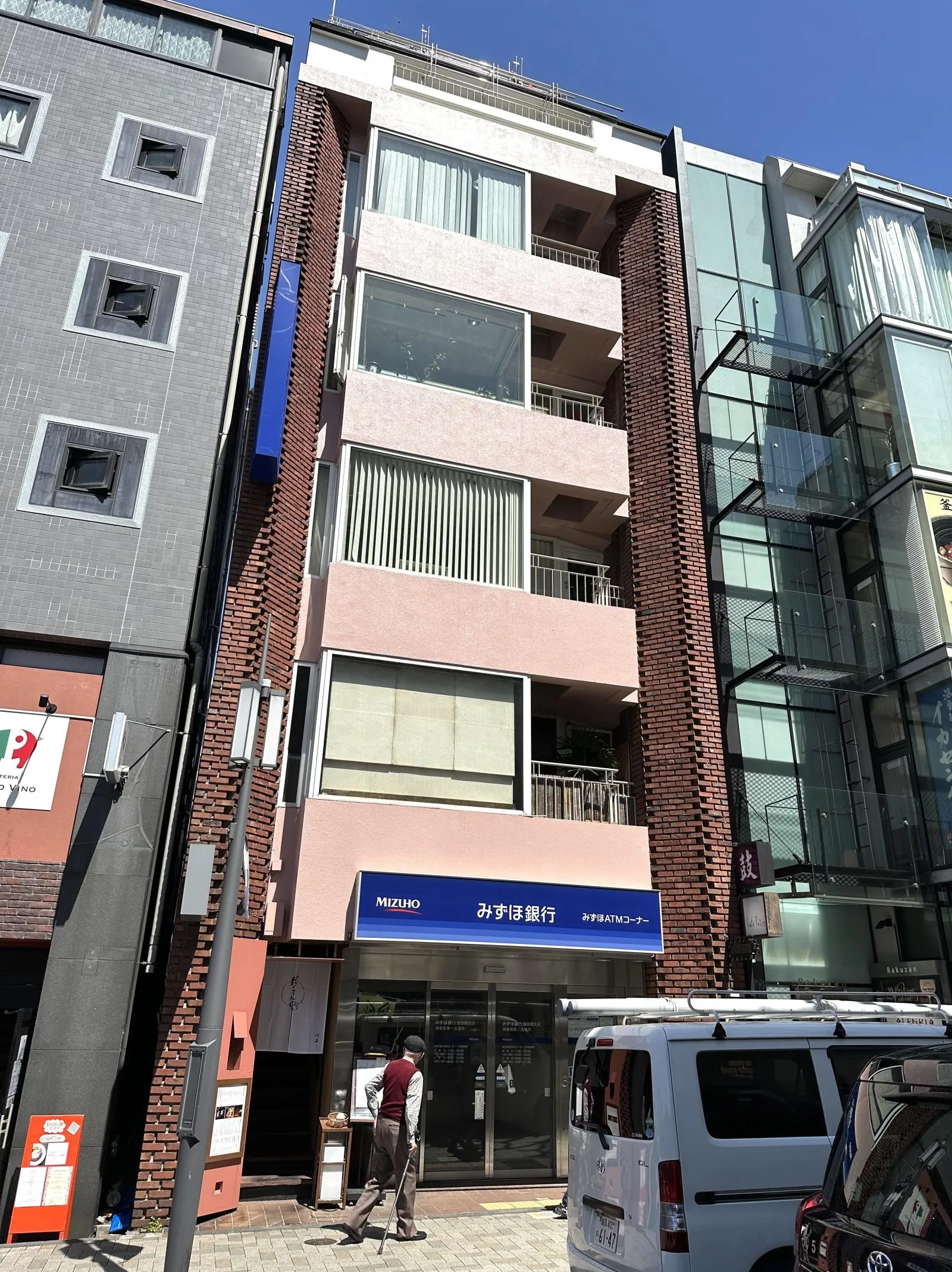 煉瓦塔ビルの外観写真