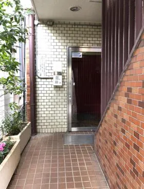 第2広尾フラワーハイホームC棟ビルの外観