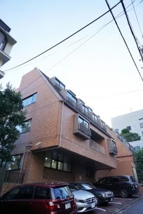 スカイプラザ赤坂の外観
