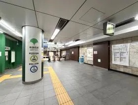 神保町駅（都営新宿線・都営三田線・東京メトロ半蔵門線）