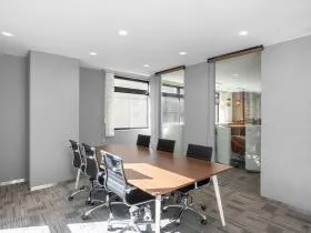 Regus(リージャス)銀座三丁目ビジネスセンターの外観