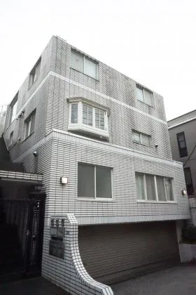 ヒルズ西原の外観