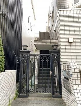 ヒルズ西原の外観