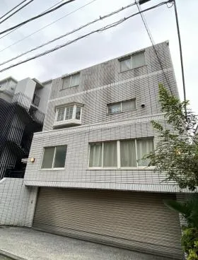 ヒルズ西原の外観