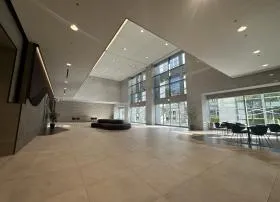 KDX横浜みなとみらいタワー(旧:三菱重工横浜)ビルの外観