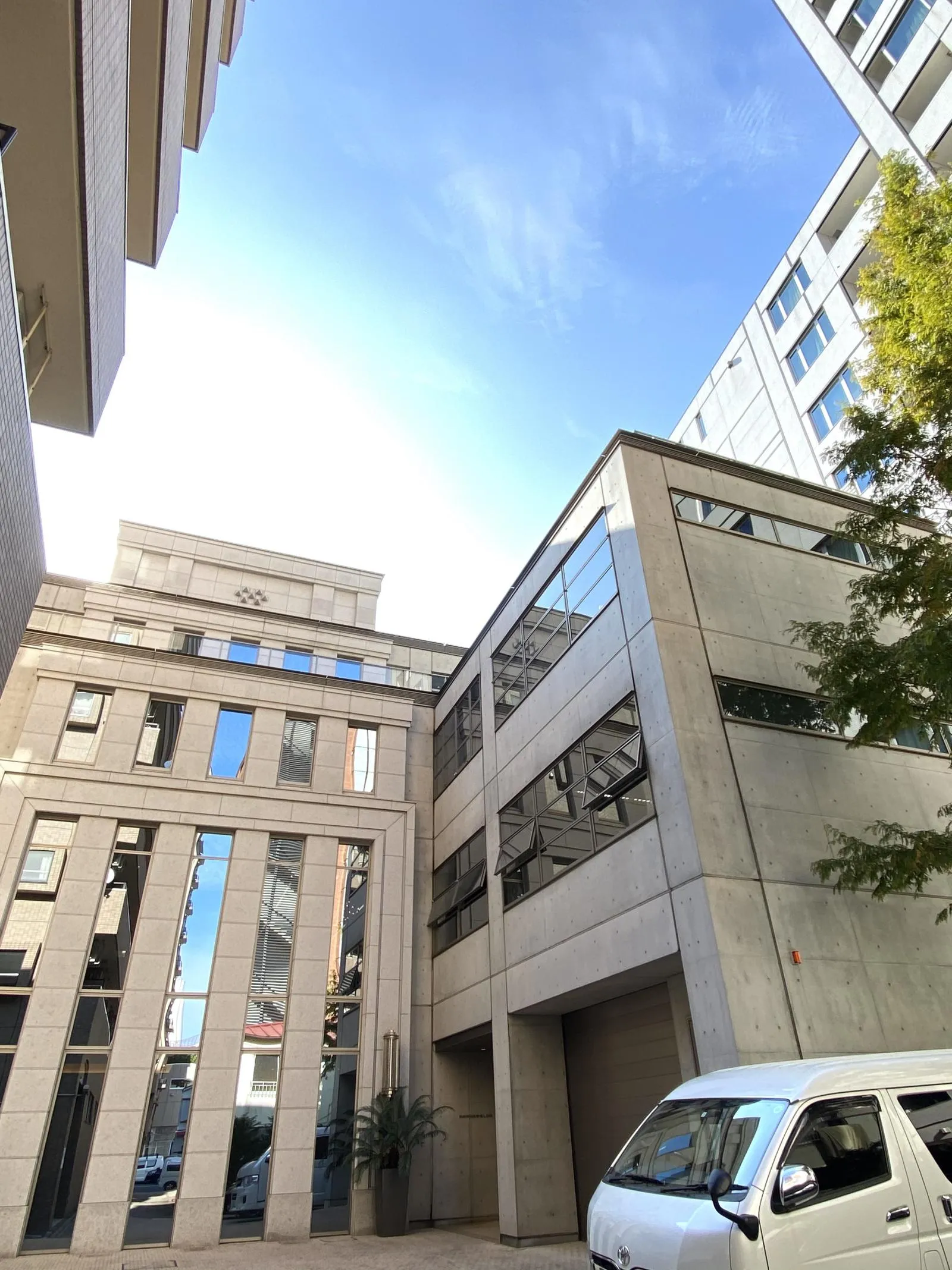HERMES BLDG.ビルの外観写真