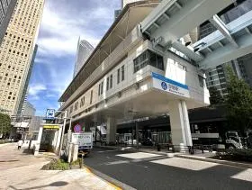 出入口8（地上）
