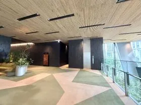 Dタワー西新宿の外観