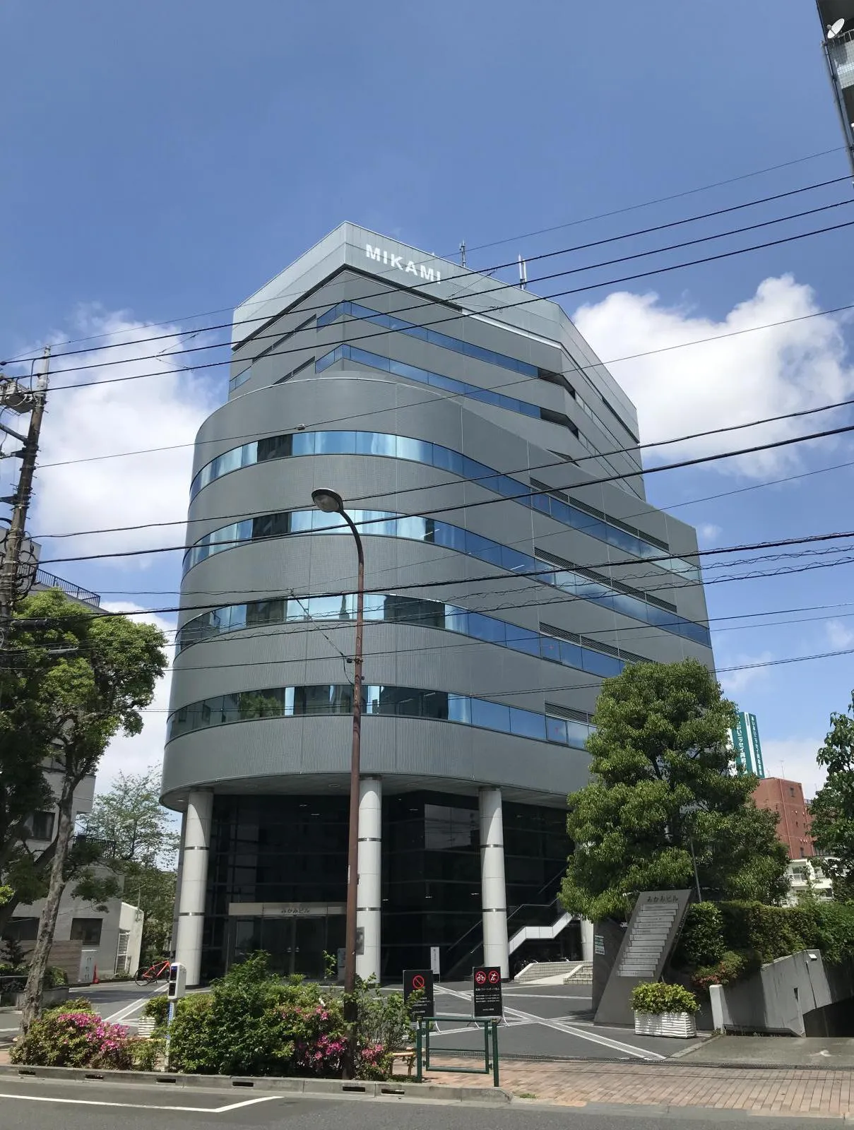 京阪世田谷ビル(旧みかみビル)の外観写真