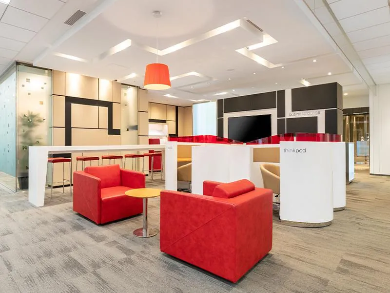 Regus(リージャス)丸の内鉄鋼ビジネスセンターの外観写真