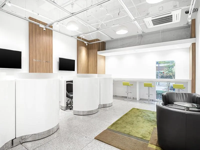 Regus(リージャス)新宿南口ビジネスセンターの外観写真