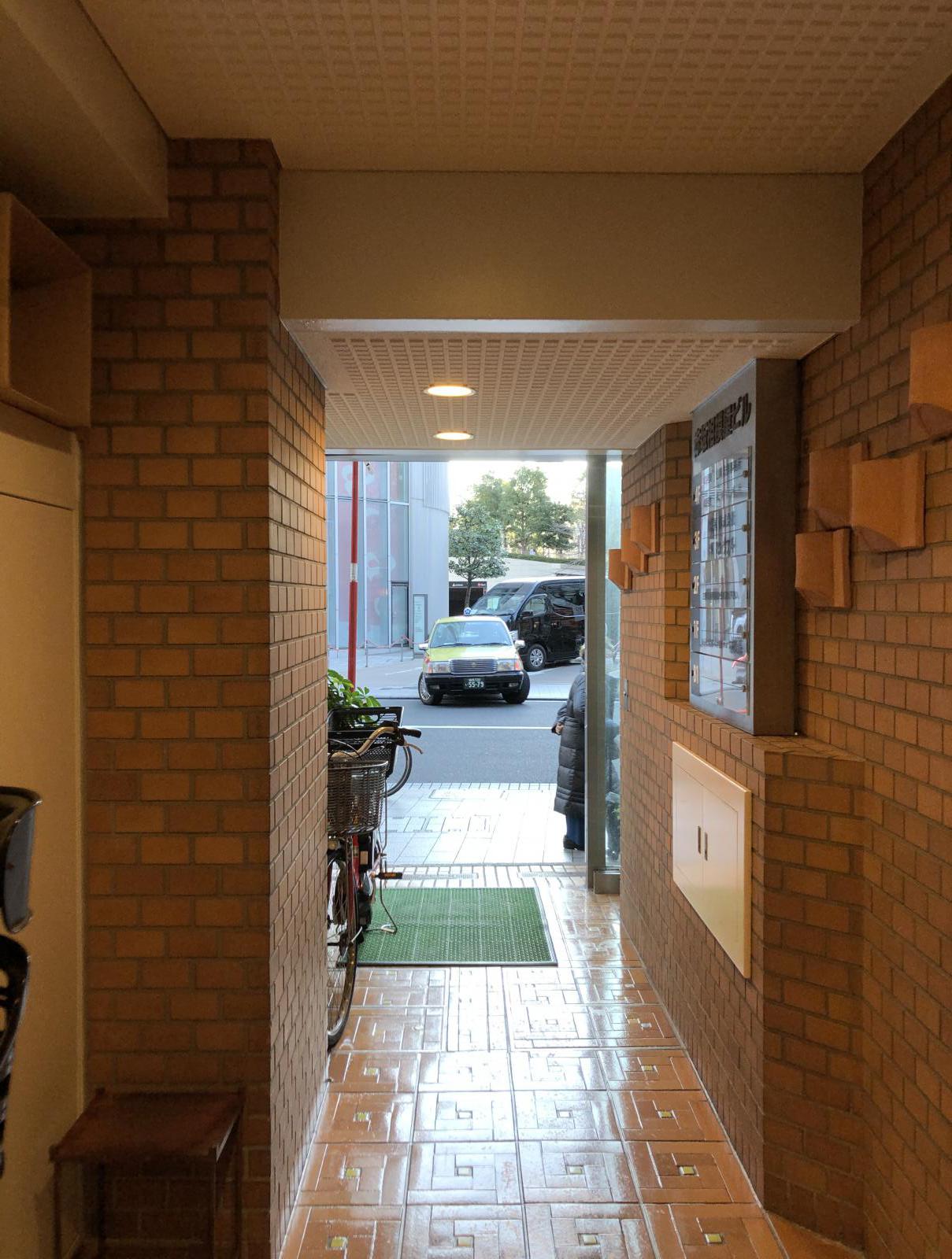 東京都港区赤坂3