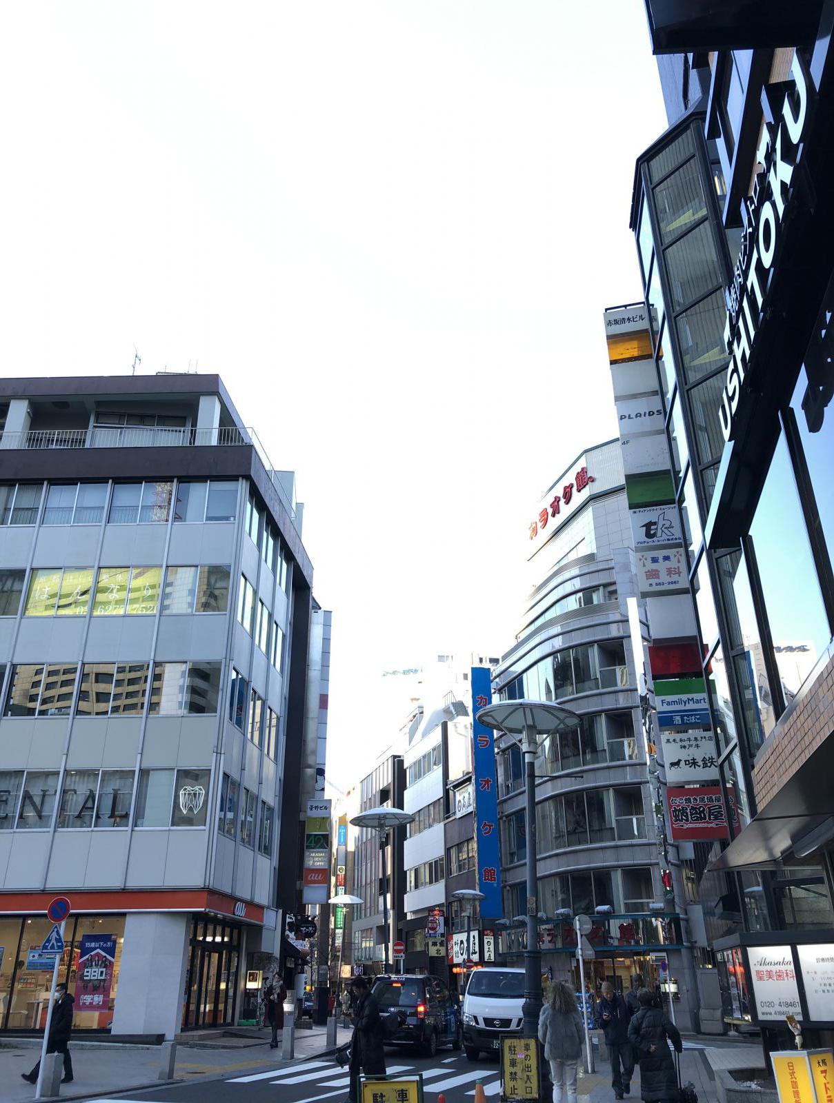 東京都港区赤坂3