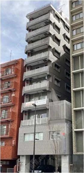 銅版ビルの外観