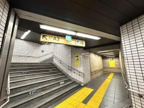 A3出入口を目指す