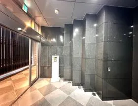 近鉄新宿御苑ビルの外観