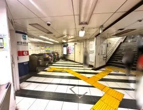東京メトロ丸ノ内線「新宿御苑前駅」