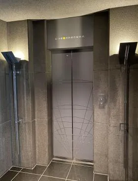【当社窓口】トラッドビルの外観