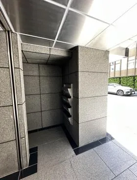 築地エー・アイ・ユービルの外観