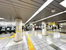 都営三田線「御成門駅」構内