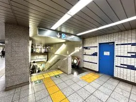 都営三田線「御成門駅」構内