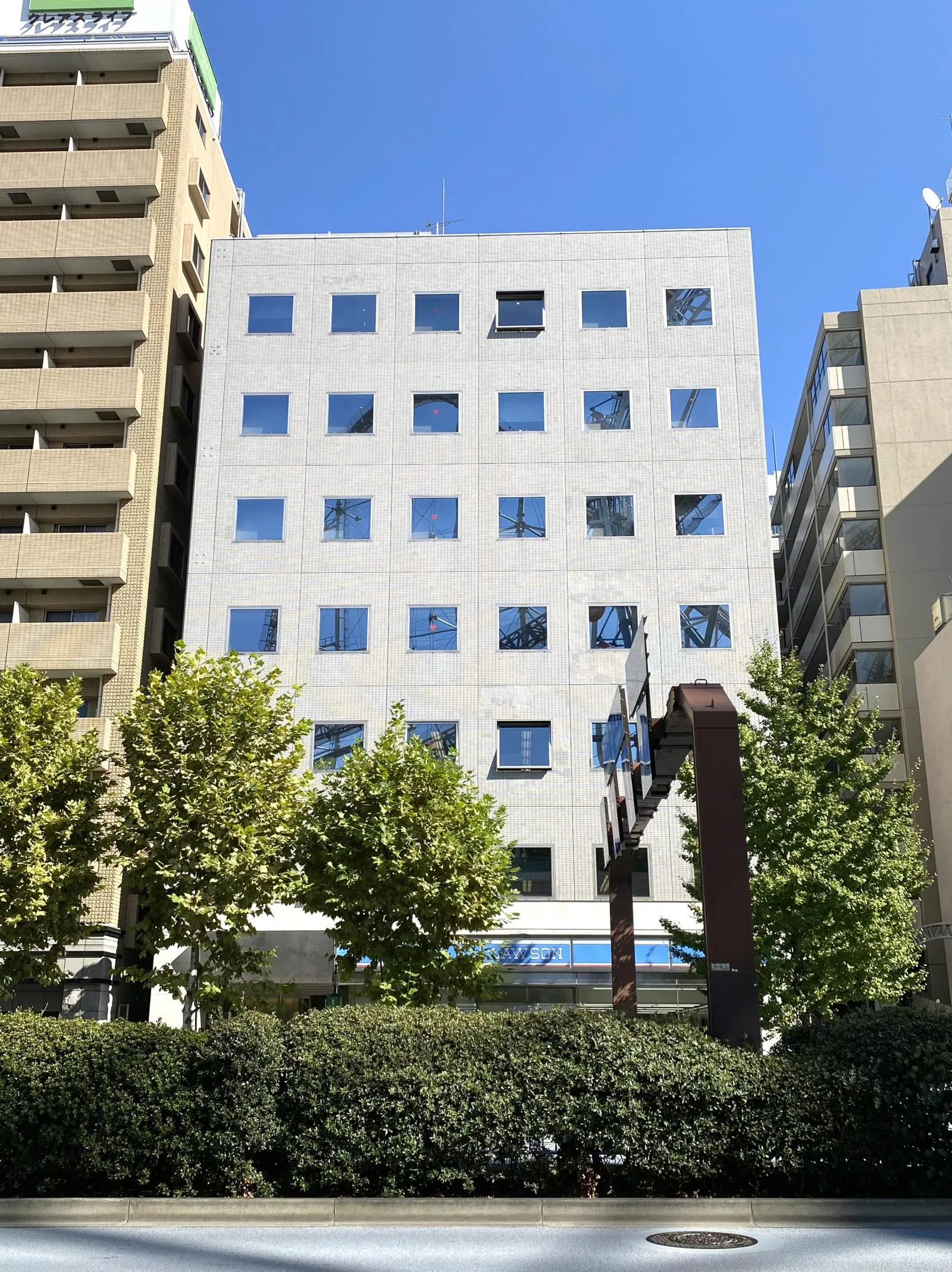春日町ビル(旧:日本生命春日町ビル)の外観写真