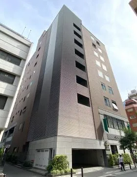 クアトロ室町ビルの外観