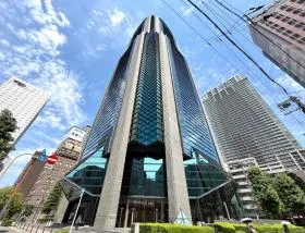ピアスタワーの外観