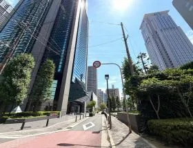 ピアスタワーの外観