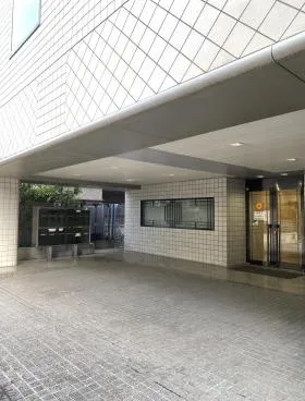 泉館文人通り(旧精糖会館)の外観