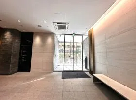 フロンティア新宿タワー(旧TSI新宿タワー)の外観
