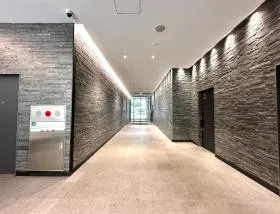フロンティア新宿タワー(旧TSI新宿タワー)の外観