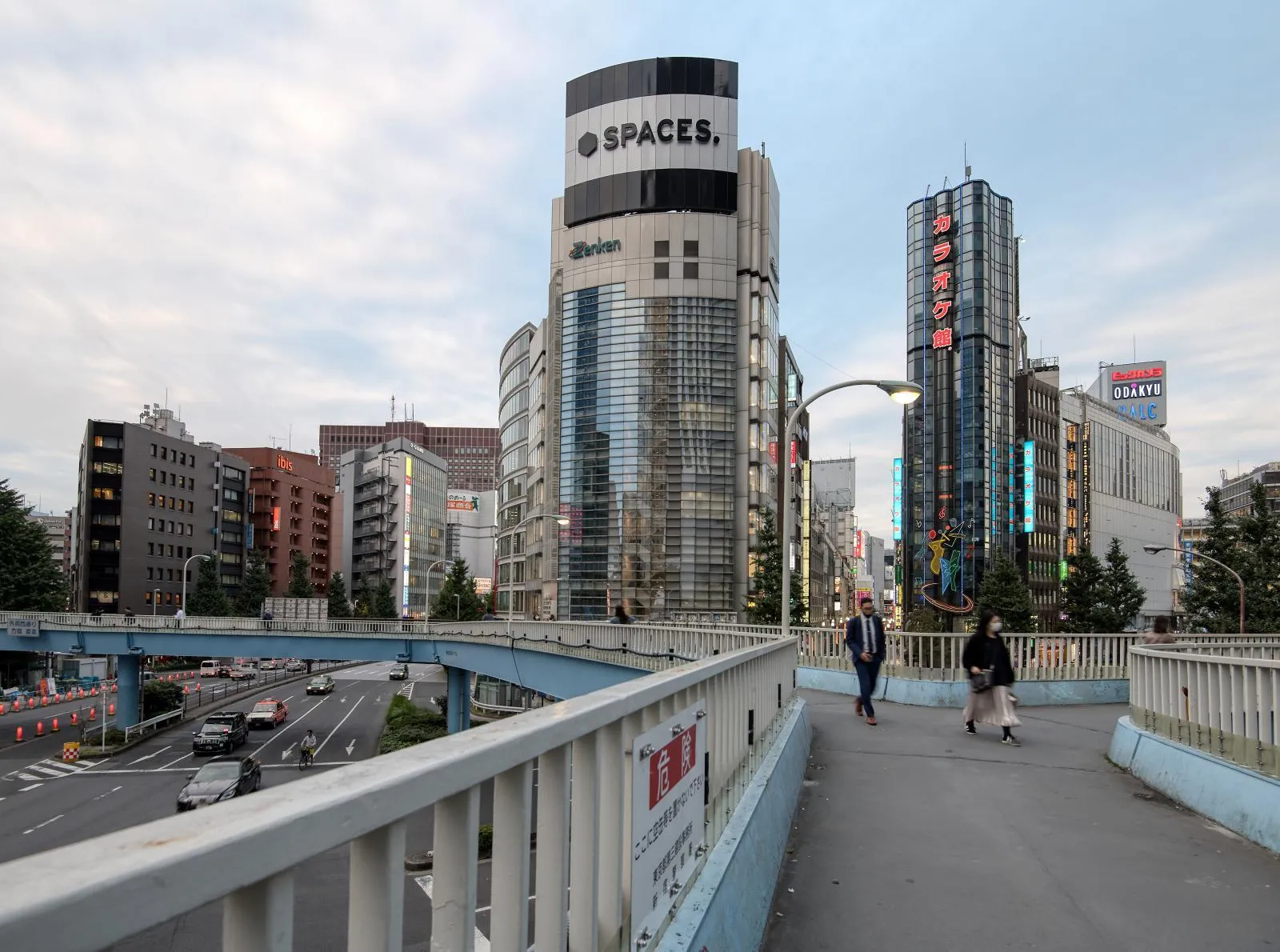 SPACES(スペイシーズ)新宿センターの外観写真
