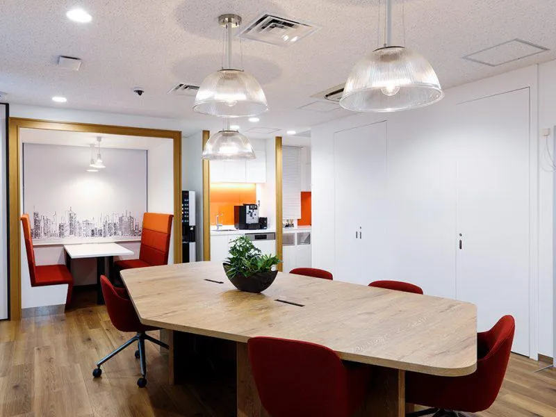 Regus(リージャス)町田駅前ビジネスセンターの外観写真