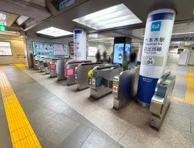 六本木駅（東京メトロ日比谷線）