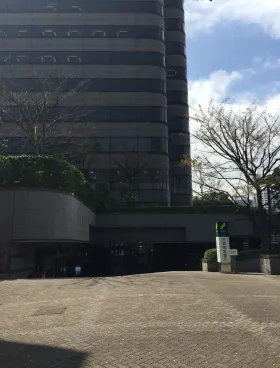 御殿山トラストタワーの外観