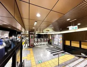 六本木駅