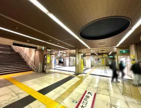 六本木駅