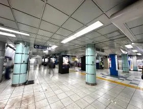 六本木駅