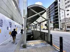 出入口9（地上）