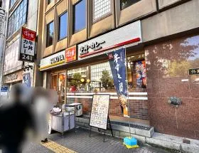 すき家を通過、少し直進すれば当ビル着