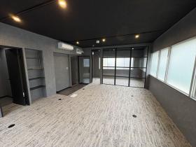 駅近の希少セットアップ！！の居抜き賃貸オフィス物件(約15坪) ｜居抜きオフィス物件検索サイト【vivit-ビビット】（サムネイル1）